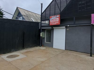 Se Arrienda Local Comercial en Av. Javiera Carrera