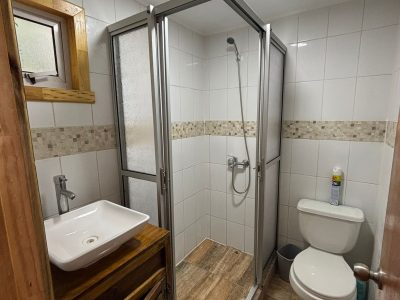 Se vende casa con departamentos con vista al mar, en Puerto Saavedra