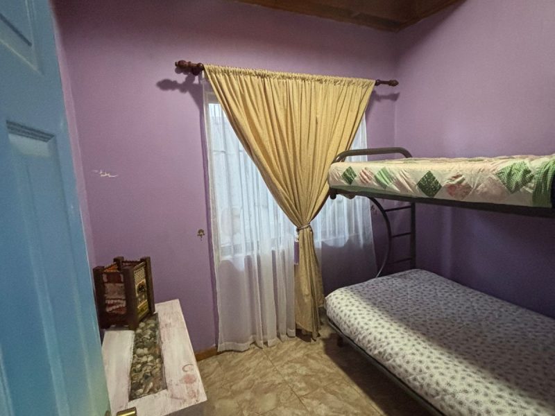 Se vende casa con departamentos con vista al mar, en Puerto Saavedra