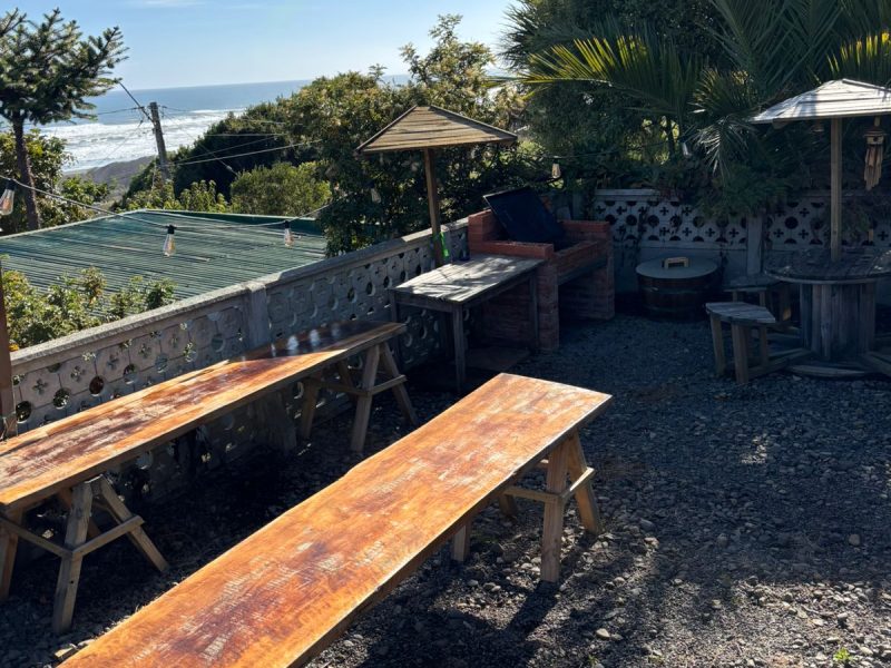 Se vende casa con departamentos con vista al mar, en Puerto Saavedra
